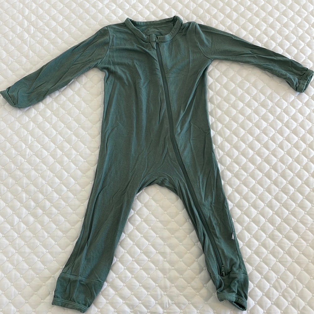 Kyte Baby | long sleeve romper | pine | 12 - 18 mo